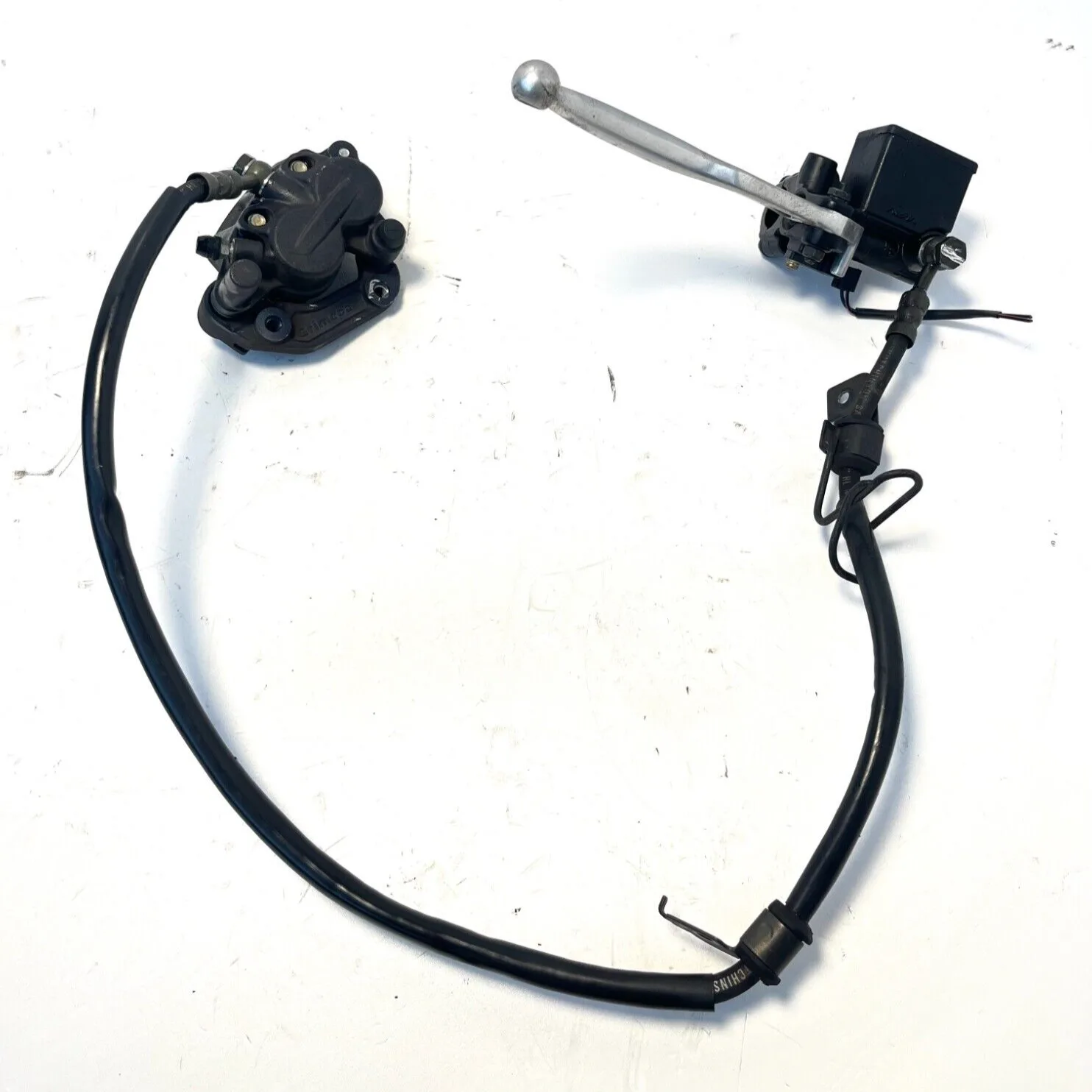 IMPIANTO FRENANTE ANTERIORE SUZUKI BURGMAN 150 (UH150)(2002-2006) PINZA POMPANTE