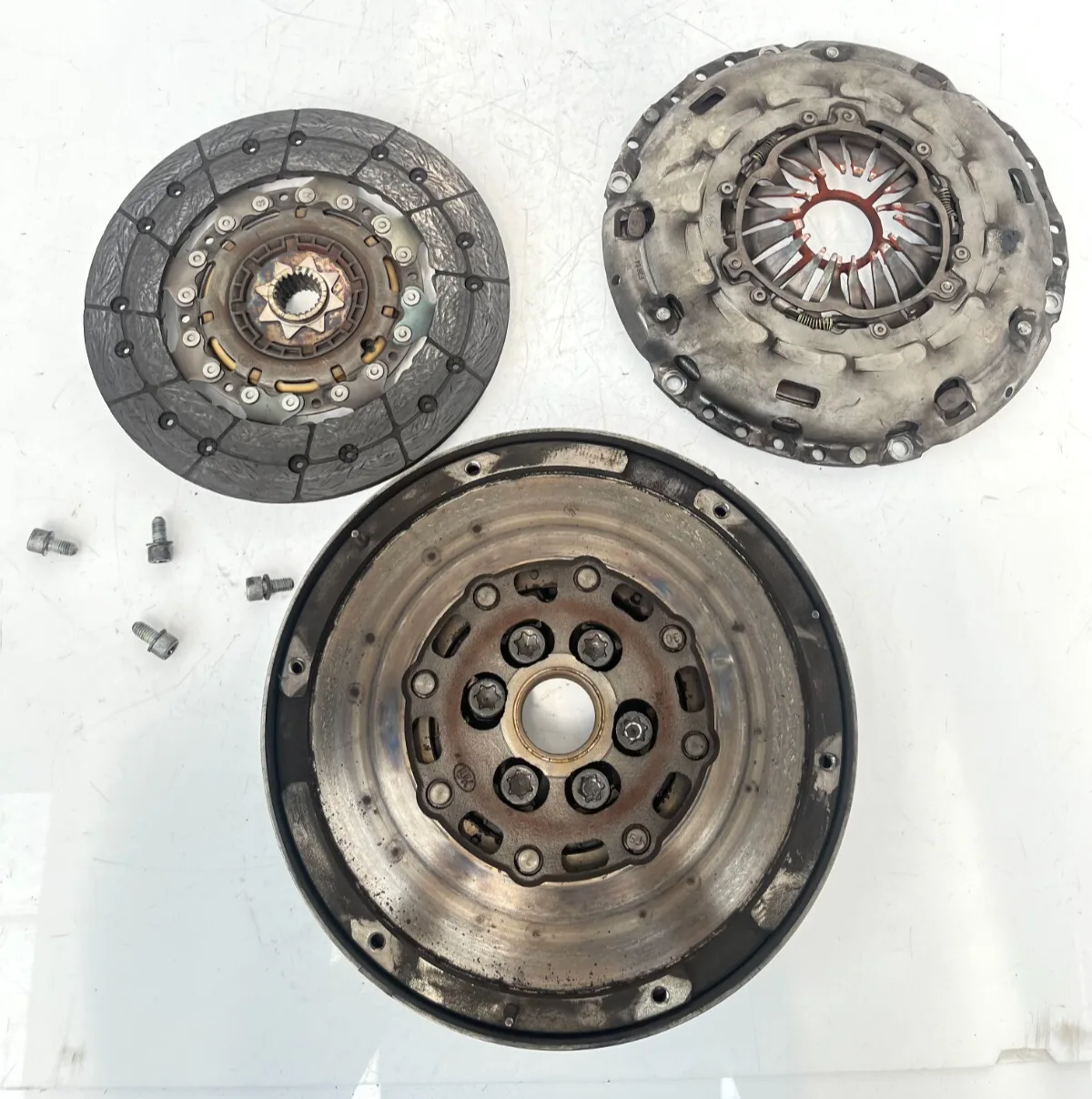 KIT FRIZIONE + VOLANO BIMASSA SAAB 9-3 / 9.3 / 93 / 1.9 TiD (ANNO 2011) A19DTR